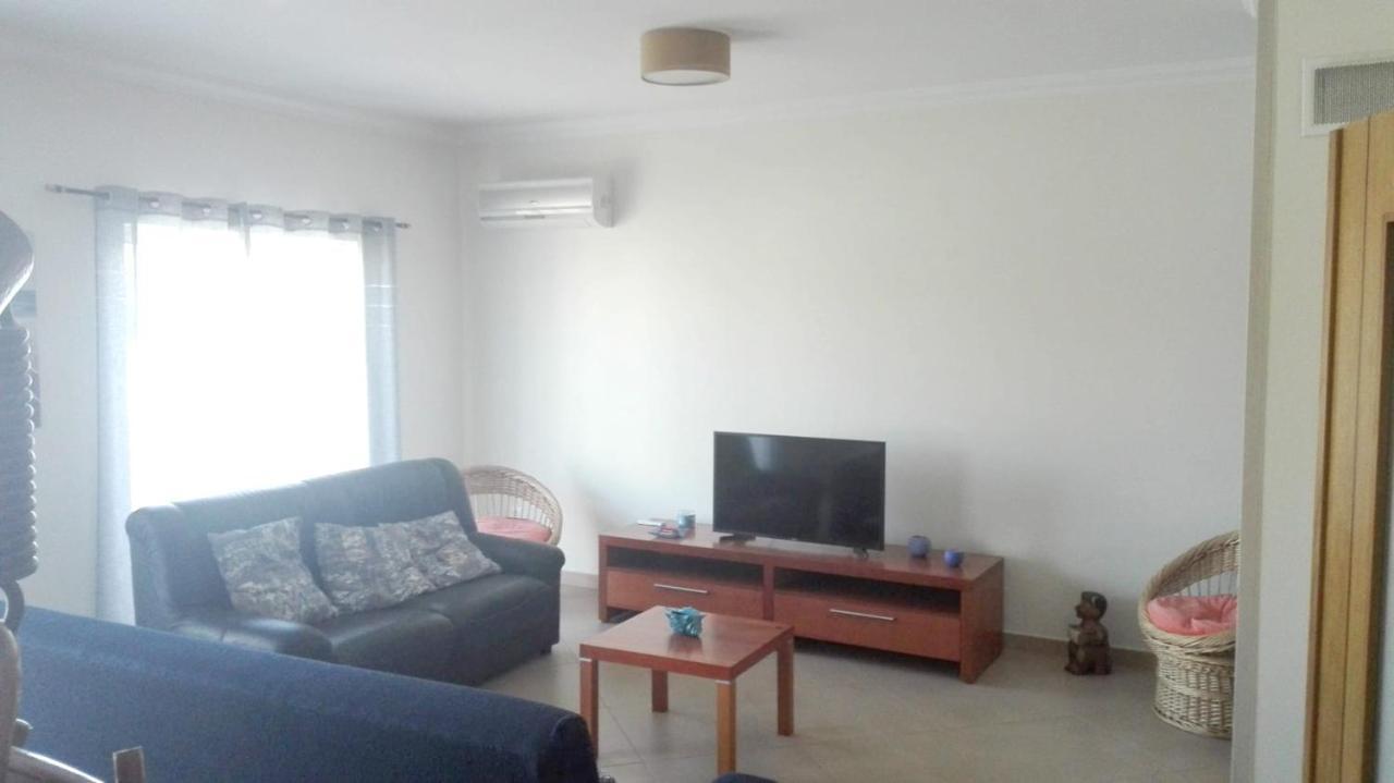 Spacious House In Aldeia Dos Pinheiros With Pool 阿泽陶 外观 照片